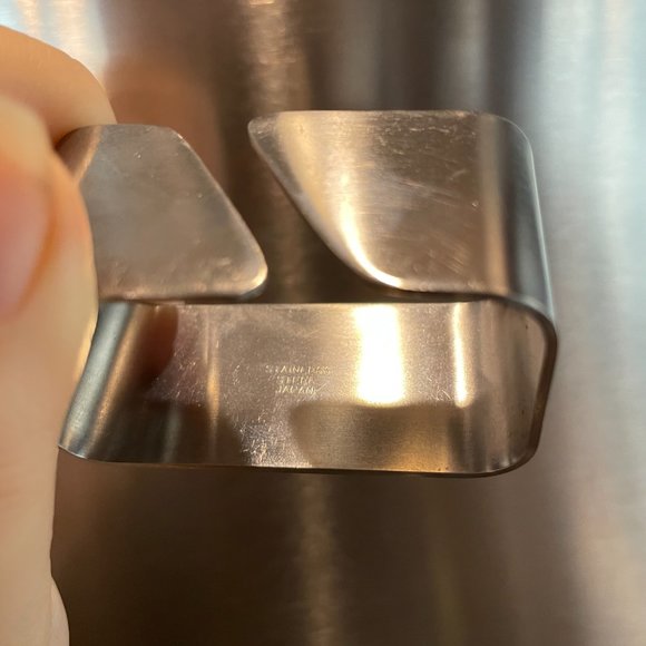 Set of Six Vintage Rectangular Stainless Steel Napkin Rings Made in Japan - Picture 3 of 3